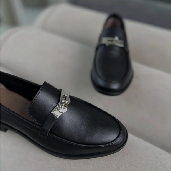 Black Leather womens Loafers - Picture 4 of 10